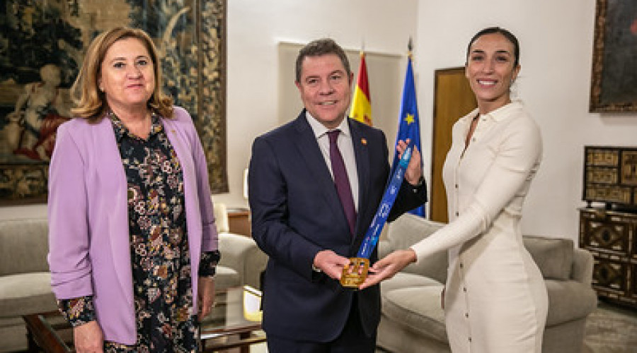 La deportista Verónica Virseda es recibida en el Palacio de Fuensalida
