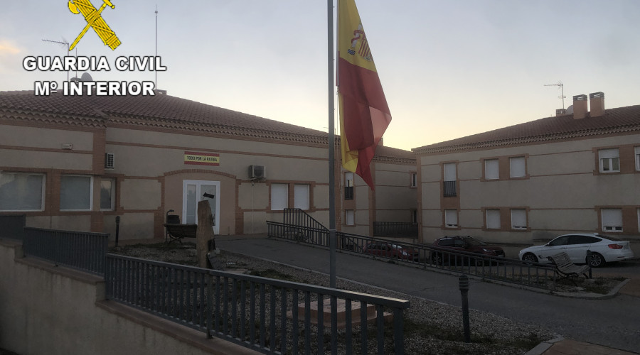 La Guardia Civil detiene a los presuntos autores de daños por quema de contenedores y vehículos en la localidad de Pantoja